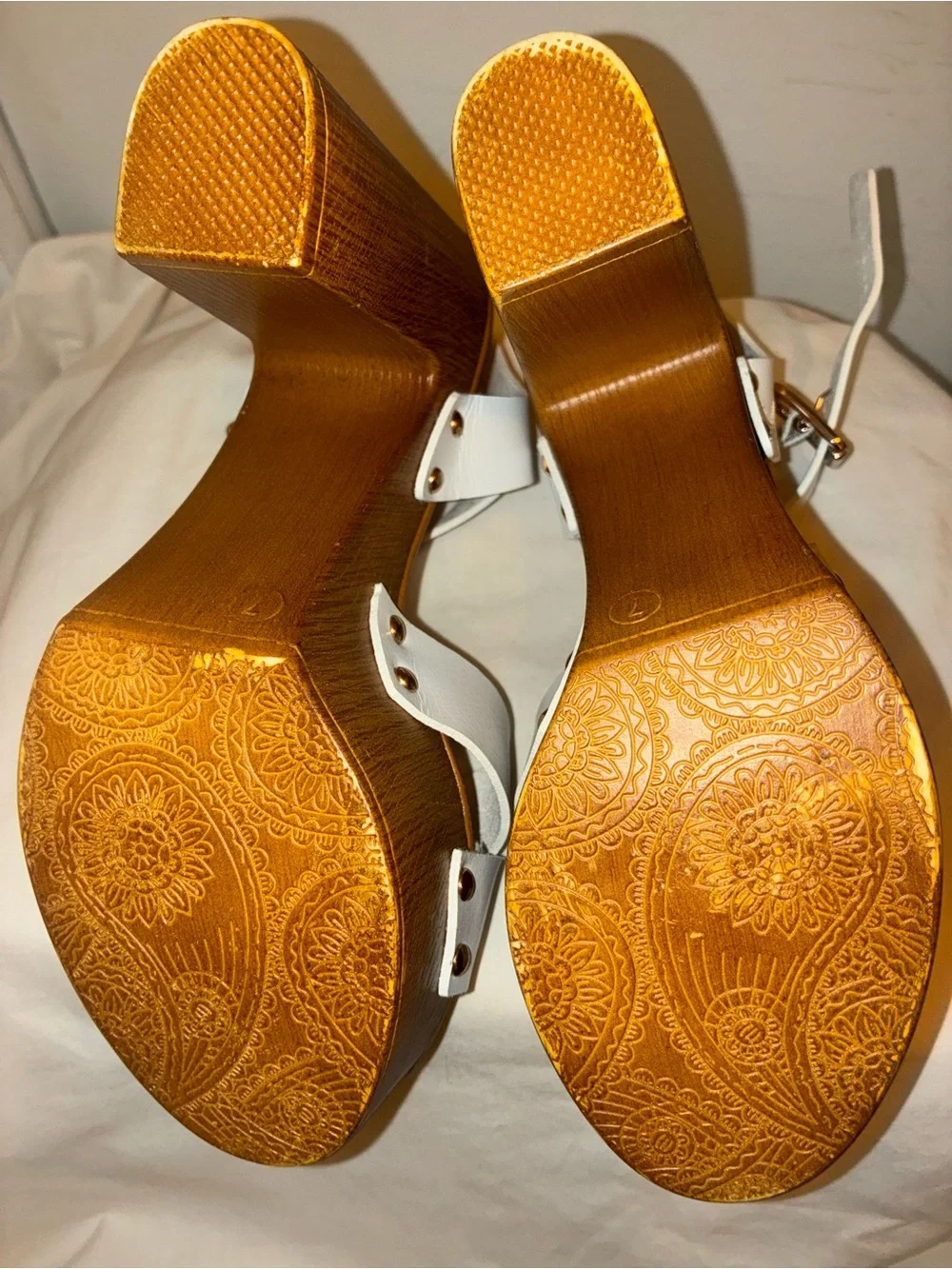 Limelight White Cross-Front Ankle Strap Sandals - Picture 4 of 4